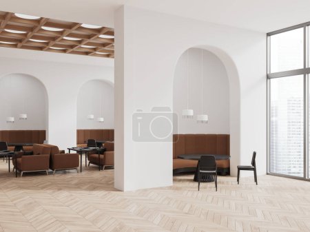 Foto de Interior de café blanco y marrón con sofá y sillas con mesa en fila, comedor vista lateral de esquina partición de pared arqueada y ventana panorámica en rascacielos. Renderizado 3D - Imagen libre de derechos