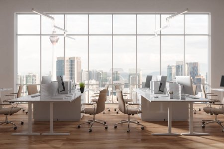 Foto de Interior de coworking blanco y madera con sillas y escritorio de pc en fila, piso de madera dura. Elegante zona de trabajo de oficina y ventana panorámica de los rascacielos Kuala Lumpur. Renderizado 3D - Imagen libre de derechos