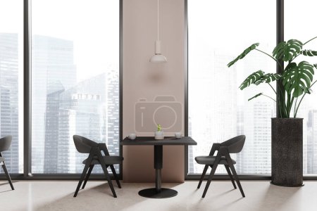 Foto de Interior del restaurante beige con sillas negras y mesa, suelo de hormigón ligero. Minimalista espacio para comer cafetería con planta y ventana panorámica en los rascacielos de Singapur. Renderizado 3D - Imagen libre de derechos