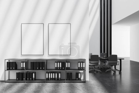 Foto de Interior de negocios blanco con aparador y carpetas, dos carteles de lona simulados en fila en la partición. Tablero de conferencias minimalista con sillones en el fondo. Renderizado 3D - Imagen libre de derechos