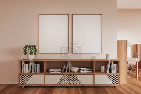 Foto de Interior de la moderna sala de estar con paredes de color beige, suelo de madera, cómoda cómoda cómoda cómoda con libros y plantas y dos carteles verticales simulados colgando por encima de ella. renderizado 3d - Imagen libre de derechos
