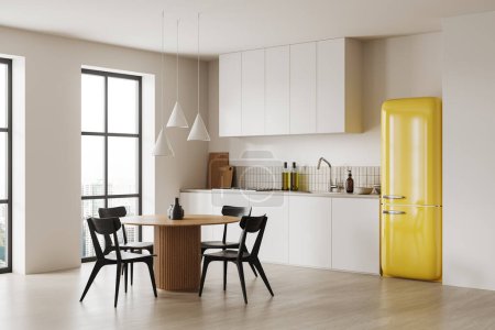 Téléchargez les photos : Confortable intérieur de la maison cuisine avec table et chaises, vue latérale plancher en béton beige. Coin cuisine avec armoire et réfrigérateur. Fenêtre panoramique sur les gratte-ciel. rendu 3D - en image libre de droit