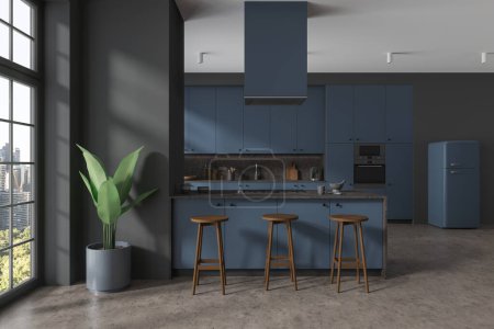 Foto de Azul interior de la cocina del hogar con bar isla y taburete, piso de hormigón. Moderno diseño de espacio de cocina con nevera y armario con utensilios de cocina, ventana panorámica a Nueva York. Renderizado 3D - Imagen libre de derechos