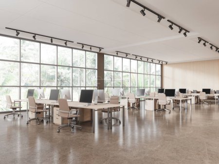 Foto de Elegante interior de oficina con ordenadores PC y sillas en fila, vista lateral piso de hormigón beige. Elegante rincón de trabajo de oficina con ventana panorámica en los trópicos. Renderizado 3D - Imagen libre de derechos