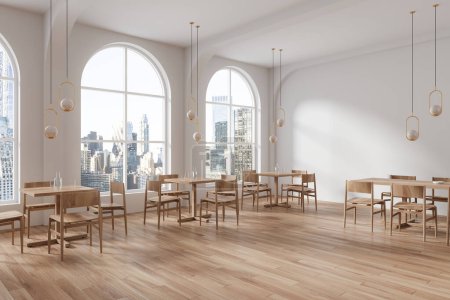 Téléchargez les photos : Intérieur confortable café avec chaises en bois et table en rangée, vue latérale plancher de bois franc. Coin repas élégant dans un café moderne. Fenêtre panoramique sur les gratte-ciel de New York. rendu 3D - en image libre de droit