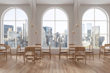 Foto de Interior de restaurante moderno con paredes blancas, suelo de madera, cómodas mesas cuadradas de madera con sillas y ventanas arqueadas con panorama de la ciudad. renderizado 3d - Imagen libre de derechos