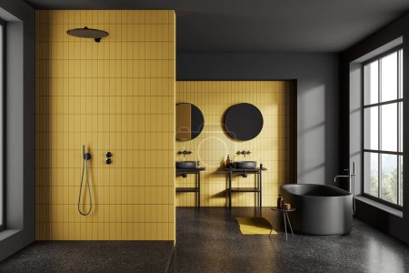 Foto de Amarillo azulejo cuarto de baño interior del hotel con bañera y ducha con partición, doble lavabo con espejos redondos y accesorios. Ventana panorámica en el campo. Renderizado 3D - Imagen libre de derechos