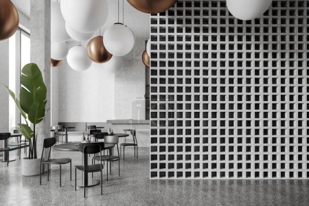 Téléchargez les photos : Intérieur du restaurant loft moderne avec des murs blancs et géométriques, sol en béton, comptoir de bar, tables rondes avec chaises et ballon créatif comme des lampes. Copier le mur d'espace sur la droite. Rendu 3d - en image libre de droit