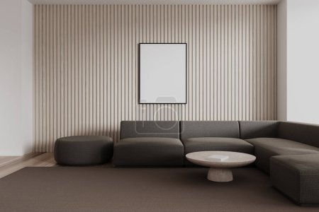 Foto de Interior de la sala de estar en casa beige con sofá, mesa de centro en el suelo de madera de la alfombra. Escandinavo relajarse lugar y maqueta cartel de lona en los paneles de pared. Renderizado 3D - Imagen libre de derechos