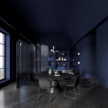 Téléchargez les photos : Salon intérieur bleu foncé avec table à manger avec chaises, canapé avec fauteuils et étagère avec diviseur. Fenêtre panoramique sur campagne. rendu 3D - en image libre de droit