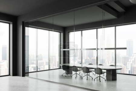 Foto de Interior oscuro de la oficina con mesa de reuniones y sillas, vista lateral. Sala de negocios y esquina de conferencias de vidrio, ventana panorámica de los rascacielos Kuala Lumpur. Renderizado 3D - Imagen libre de derechos