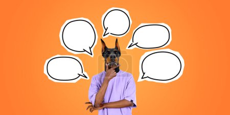 Téléchargez les photos : Homme avec tête de chien dobermann en t-shirt, espace de copie maquette bulles réfléchies vides sur fond orange grand format. Concept de plan et d'idée, choix, options et décision - en image libre de droit