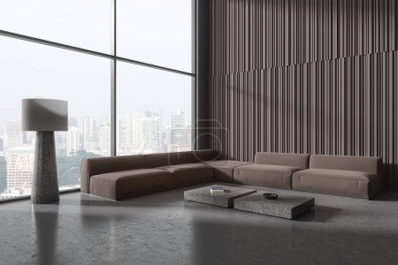 Téléchargez les photos : Intérieur sombre du salon avec canapé en forme de L et table basse, lampe de vue latérale au sol en béton gris. Coin détente confortable avec fenêtre panoramique sur les gratte-ciel de Singapour. rendu 3D - en image libre de droit