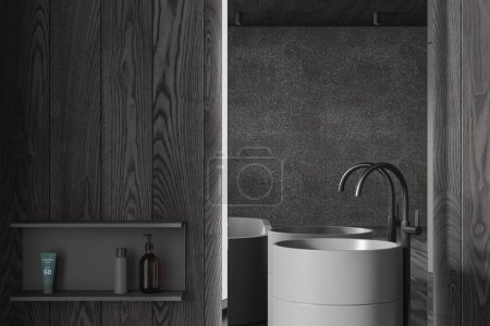 Téléchargez les photos : Élégant intérieur de salle de bain noire avec évier et miroir, étagère noire minimaliste sur le mur avec des cosmétiques et du gel. Baignade sombre dans un appartement de luxe. rendu 3D - en image libre de droit