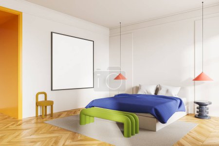 Foto de Vista de la esquina de la cama interior colorido dormitorio del hotel con decoración, banco en la alfombra. Elegante espacio de relax minimalista con maqueta de póster de lona cuadrada. Renderizado 3D - Imagen libre de derechos