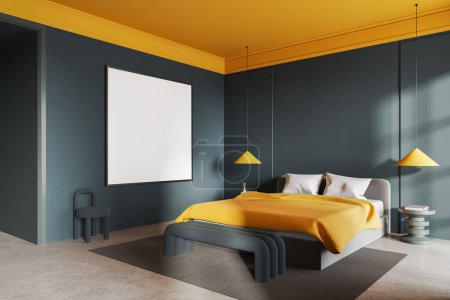 Foto de Vista de esquina de la cama interior del dormitorio de casa verde y amarillo con decoración, banco en la alfombra. Elegante espacio de relax minimalista con maqueta de póster de lona cuadrada. Renderizado 3D - Imagen libre de derechos