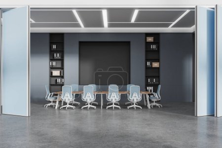 Foto de Interior de oficina de color con tablero de conferencias y sillones, estante con documentos en piso de hormigón gris. Sala de reuniones con muebles minimalistas y puertas correderas. Renderizado 3D - Imagen libre de derechos