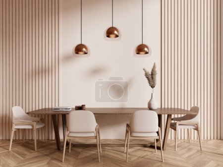 Téléchargez les photos : Intérieur de la salle à manger moderne avec des murs beige, sol en bois, longue table à manger en bois avec des chaises beige et de belles lampes. Rendu 3d - en image libre de droit