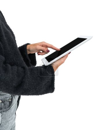 Foto de Mujer dedo toque maqueta de la tableta, pantalla de espacio de copia aislado sobre fondo blanco. Concepto de aplicación móvil, red en línea, redes sociales y comunicación - Imagen libre de derechos