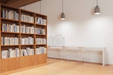 Foto de Esquina vista de la elegante biblioteca interior gran estante de madera con libros, escritorio minimalista con taburete de bar blanco en fila. Espacio de lectura o aprendizaje. Renderizado 3D - Imagen libre de derechos