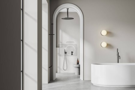 Téléchargez les photos : Élégant intérieur de la salle de bain de l'hôtel avec baignoire blanche et douche avec table d'appoint, porte en arc et sol en granit. Espace de baignade dans un appartement moderne. rendu 3D - en image libre de droit