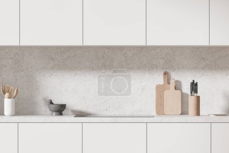 Foto de Interior de la elegante cocina con paredes blancas y cómodos armarios y armarios blancos con cocina incorporada. renderizado 3d - Imagen libre de derechos