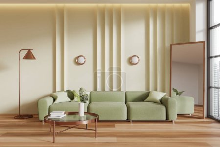 Foto de Lujoso interior de la sala de relax verde con sofá y mesa de centro, lámpara y espejo en el suelo de madera. Elegante sala de reuniones o relajarse cerca de la ventana panorámica en los rascacielos. Renderizado 3D - Imagen libre de derechos