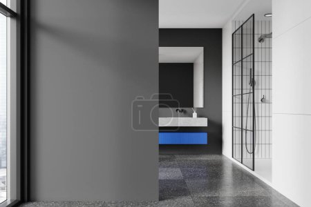 Téléchargez les photos : Hôtel moderne salle de bain intérieure avec lavabo et douche en verre avec mur de tuiles. Espace de baignade dans un appartement élégant avec fenêtre panoramique sur les gratte-ciel. rendu 3D - en image libre de droit
