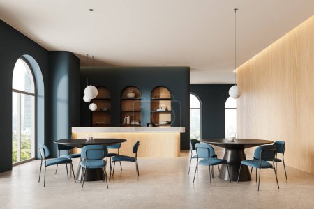 Foto de Elegante diseño interior del vestíbulo cafetería con mesas y sillas, piso de hormigón. Bar isla y estante con decoración. Ventana panorámica arqueada sobre los rascacielos de Bangkok. Renderizado 3D - Imagen libre de derechos