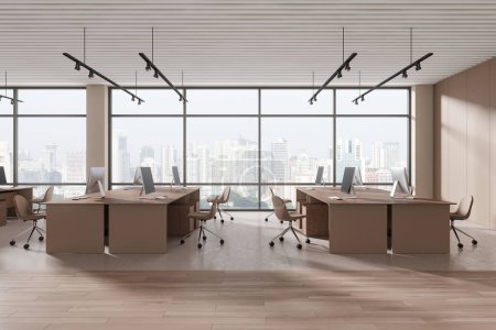Foto de Interior de oficina beige con ordenadores PC en escritorio y sillas marrones, suelo de madera. Elegante zona de coworking con ventana panorámica de los rascacielos de Singapur. Renderizado 3D - Imagen libre de derechos