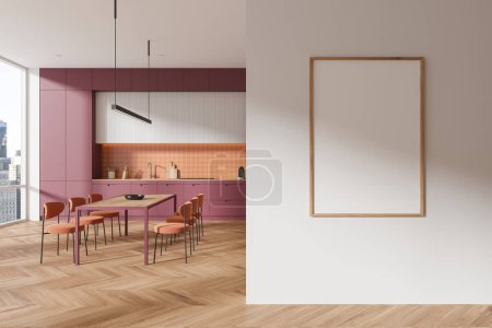 Foto de Interior de la cocina del hogar de colores con mesa y sillas, piso de madera. Armario de cocina rosa con ventana panorámica en los rascacielos de Nueva York. Simular cartel de lona en la partición. Renderizado 3D - Imagen libre de derechos