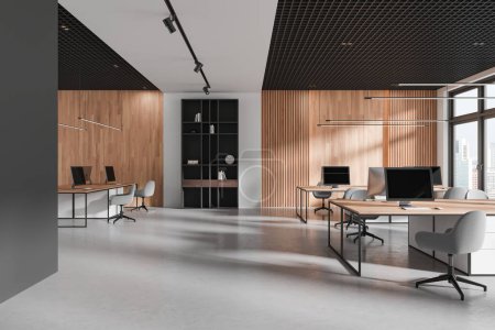 Téléchargez les photos : Intérieur de bureau moderne avec ordinateurs PC sur des bureaux communs, sol en béton léger. Espace de coworking élégant avec fenêtre panoramique sur les gratte-ciel de Singapour. rendu 3D - en image libre de droit