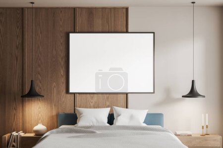 Téléchargez les photos : Intérieur moderne de chambre à coucher avec un grand cadre d'affiche vierge sur un mur en bois, lit avec oreillers, pendentifs et table de chevet, concept de design de la maison. Rendu 3D - en image libre de droit