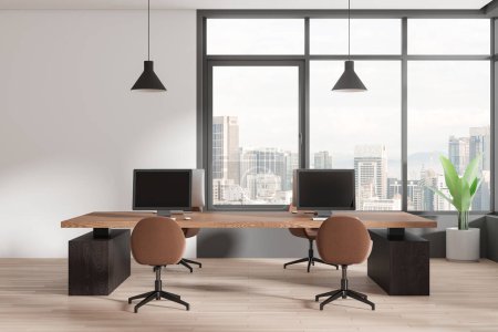 Téléchargez les photos : Élégant intérieur de bureau avec ordinateurs PC sur bureaux et chaises brunes, plancher de bois franc. Lieu de travail élégant avec fenêtre panoramique sur les gratte-ciel de Kuala Lumpur. rendu 3D - en image libre de droit