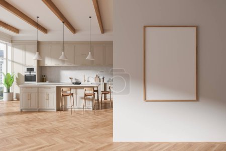 Foto de Elegante interior de la cocina del hogar con bar isla y sillas, piso de madera. Armario de cocina cerca de ventana panorámica en rascacielos. Simular cartel de lona en la partición. Renderizado 3D - Imagen libre de derechos