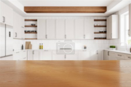 Foto de Encimera de madera se muestra con un fondo de cocina moderna borrosa. Concepto de cocina luminosa y aireada. Renderizado 3D. - Imagen libre de derechos