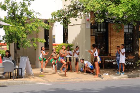 Foto de 24 de septiembre de 2022 - Stellenbosch en Sudáfrica: vive en la histórica ciudad de Ciudad del Cabo. Provincia del Cabo Occidental de Sudáfrica - Imagen libre de derechos