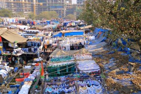 Foto de December 21 2022 - Mumbai, Maharashtra in India: Dhobi Ghat is a well known open air laundromat - Imagen libre de derechos