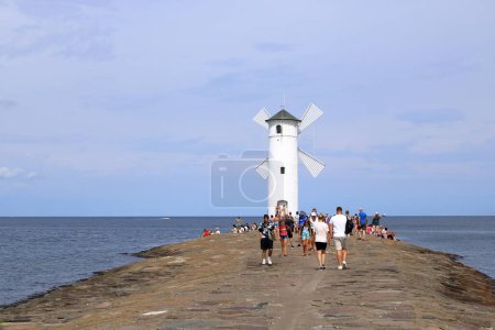 Téléchargez les photos : 29 juillet 2023 - Swinoujscie, Swinemuende en Pologne : la plage de Swinoujscie, ville côtière de la mer Baltique - en image libre de droit