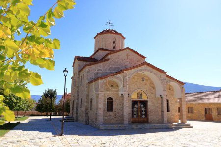 Téléchargez les photos : Église orthodoxe Saint-Michel-l'Archange, Pustec, parc national Prespa en Albanie - en image libre de droit