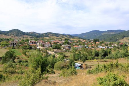 Blick über das Dorf Voskopoja in der Nähe von Korca, Albanien