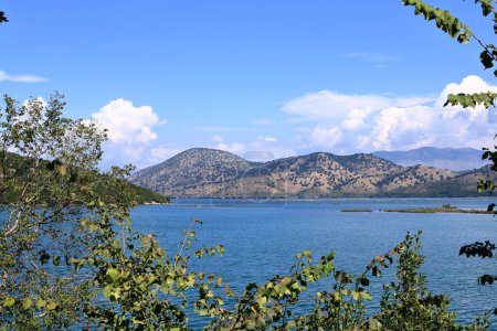 Téléchargez les photos : La lagune du lac Butrint dans le parc national de Butrint, Albanie - en image libre de droit