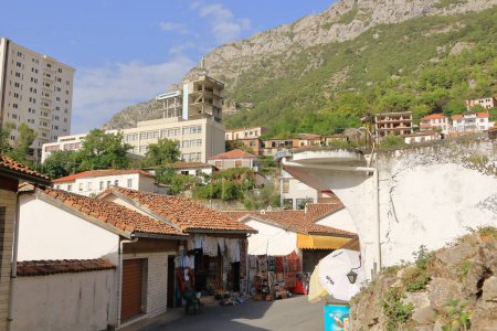 Foto de Vista del casco antiguo de Kruja, Albania. - Imagen libre de derechos
