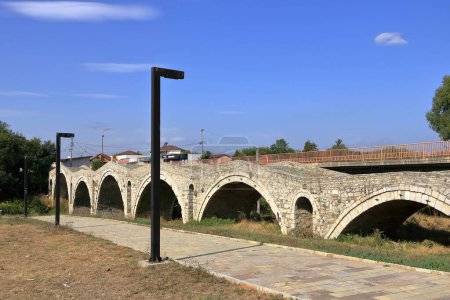 22 de septiembre de 2023 - Gjakova en Kosovo: Puente Terzijski conocido también como puente Tailor