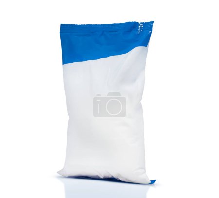 Téléchargez les photos : Sugar Packet isolé sur fond blanc - en image libre de droit