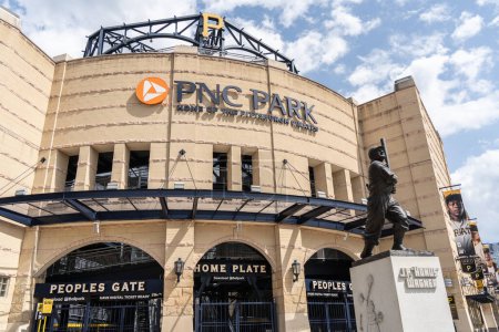 Téléchargez les photos : Pittsburgh, Pennsylvanie 22 juillet 2023 PNC Park home of the Pittsburgh Pirates - en image libre de droit