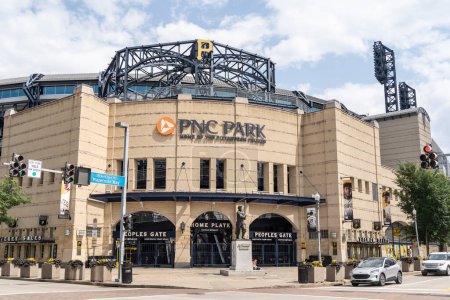 Téléchargez les photos : Pittsburgh, Pennsylvanie 22 juillet 2023 PNC Park home of the Pittsburgh Pirates - en image libre de droit