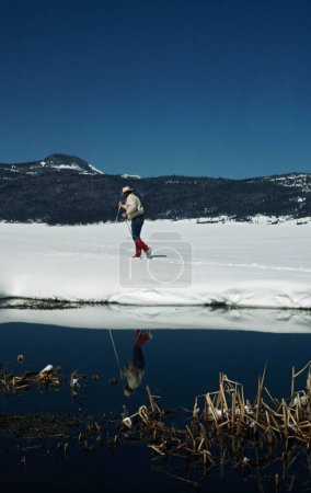 Foto de Cross-Country Skier, Valle Grande, Valles Caldera National Preserve, New Mexico, Usa - Imagen libre de derechos