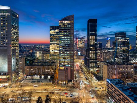 Téléchargez les photos : Beau coucher de soleil à Varsovie - en image libre de droit