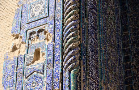 Detalle decorativo del mausoleo de Jahongir, Uzbekistán. Foto de alta calidad